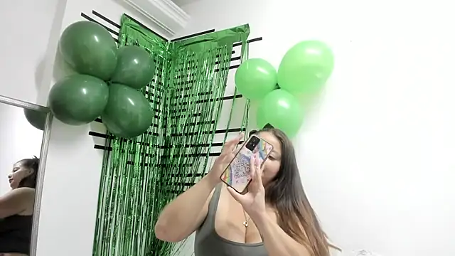 Emawalker_'s Live XXX Chat