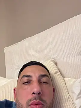 sweetoyboy777 Adlı Modelin Canlı XXX Sohbeti