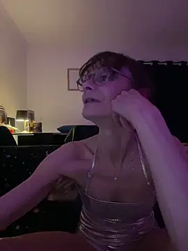 Chris06d22@xh 라이브 XXX 채팅