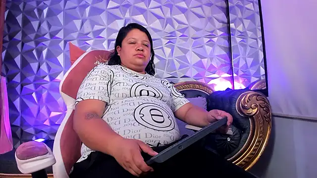 Carolina-Lenon Chat XXX in diretta