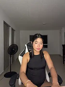 AriBunny18's Live XXX Chat