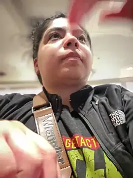 kimmiakiss22 Live XXX Chat