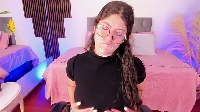 Sweet_Alicee__ Adlı Modelin Canlı XXX Sohbeti