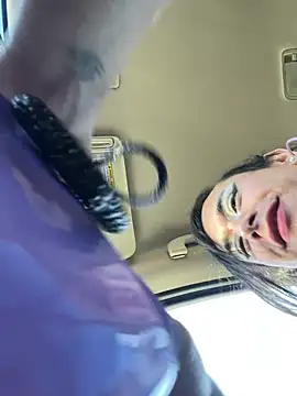 TranSexualJade95: διαδικτυακό σόου στην κάμερα