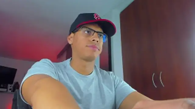 _John_Boy_ Adlı Modelin Web Kamerası Şovu