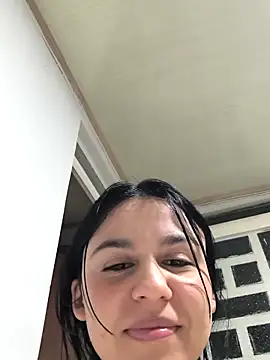 Chatroom XXX en direct de Daniela-rosee