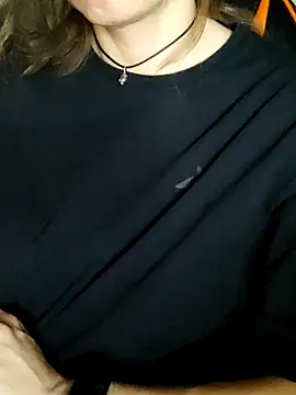 Aashikalaa's Live XXX Chat