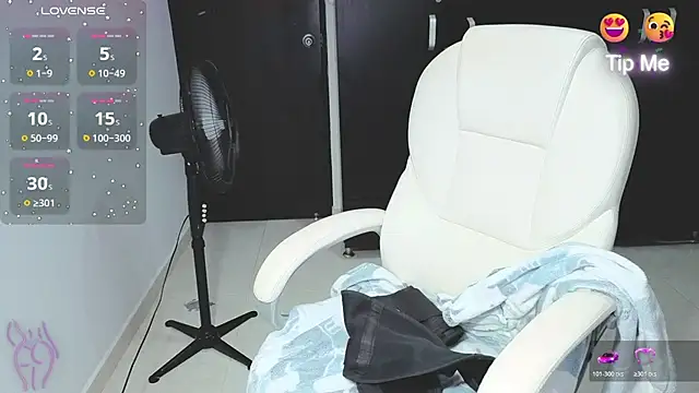 CelesteBrucee: онлайн-секс-чат