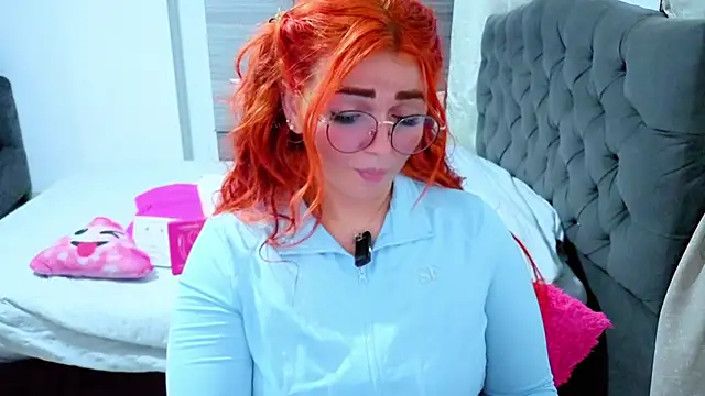 Alexatexa2929: διαδικτυακό σόου στην κάμερα