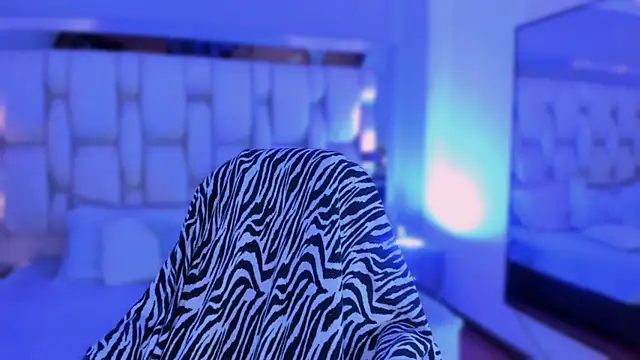 Chat +18 de revenmiller_ ao vivo