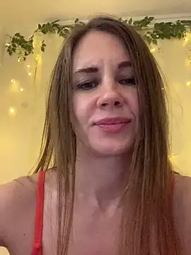 LucieMack Adlı Modelin Canlı XXX Sohbeti