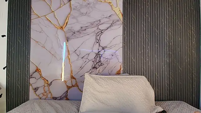 big_tits_in_your_face's Webcam Show