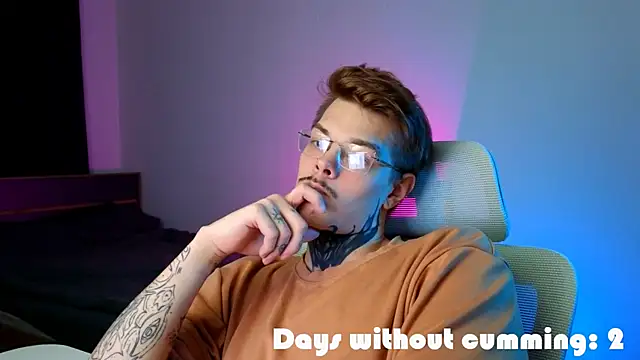 DENIS_HERE's Live XXX Chat