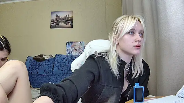 Dirty_kiss69: διαδικτυακό σόου στην κάμερα