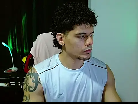 Logan0626 在線直播表演