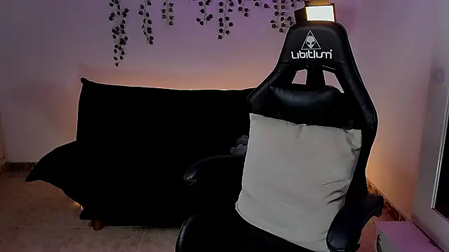 Chat +18 de sara_doll77 ao vivo