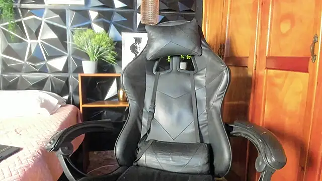 elliot_colton: онлайн-секс-чат