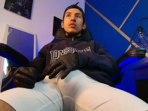 Enzo_jagger élő XXX-chatje