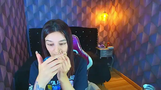 LiaHarryis Chat XXX in diretta