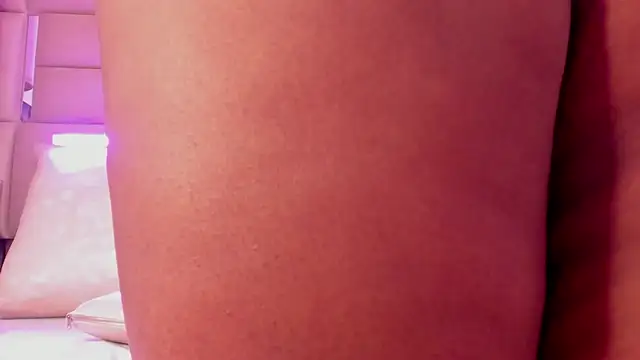 ShaniaBrownnのライブXXXチャット