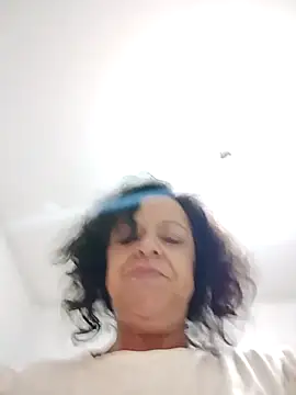 mariy522: διαδικτυακό σόου στην κάμερα