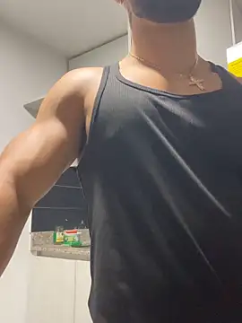 Ezzio_Scolaro লাইভ XXX চ্যাট