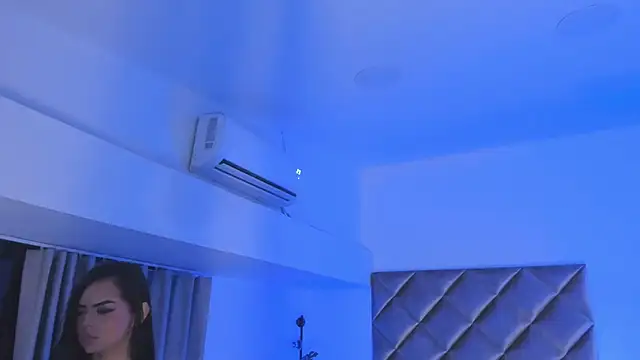 malaia_hillsn Live XXX chat