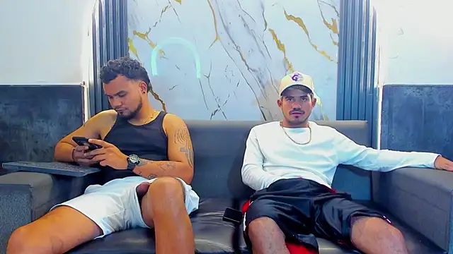 Chatroom XXX en direct de Latins_on_fire