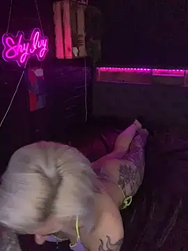 Czat XXX na żywo – Shy-Ivy