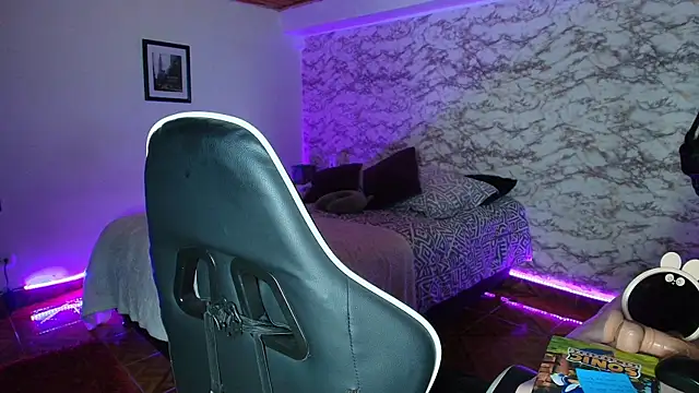 XXX chat uživo modela Camila_IRoose