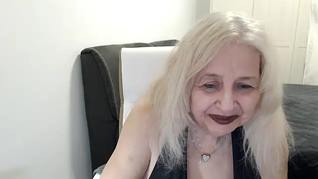 دردشة SusiLifeXXX الجنسية المباشرة