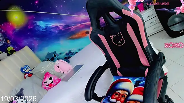 Nella_Dolls 即時 XXX 聊天