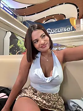 Irina_Velvett élő XXX-chatje