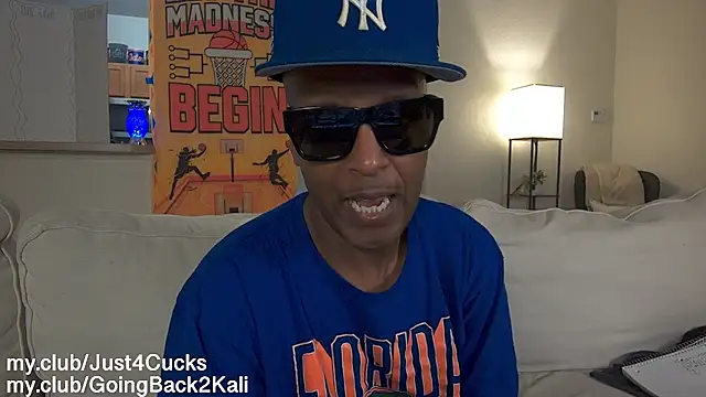 boomboomr00m élő XXX-chatje