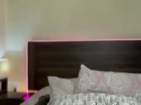 mcklister_kinky_feets' Live XXX Chat