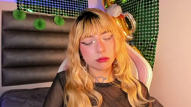 adhalee_js élő XXX-chatje