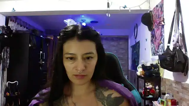 AngelaQueen_ Adlı Modelin Canlı XXX Sohbeti