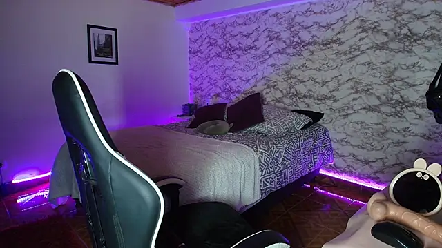 Онлайн чат XXX Camila_IRoose