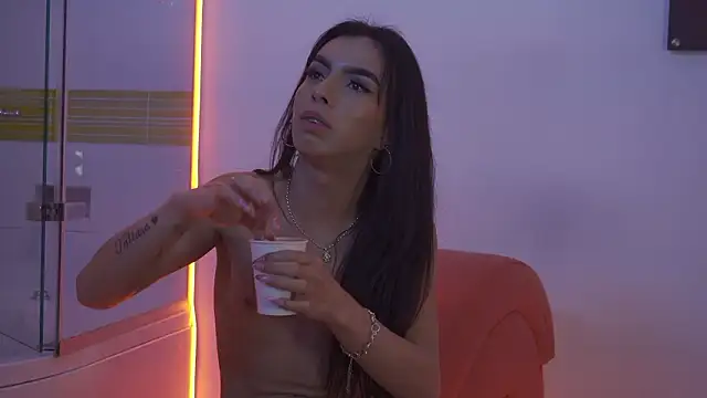 Show modela Fernanda_thail_ na web-kameri