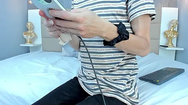 Hecatee_77 Adlı Modelin Canlı XXX Sohbeti