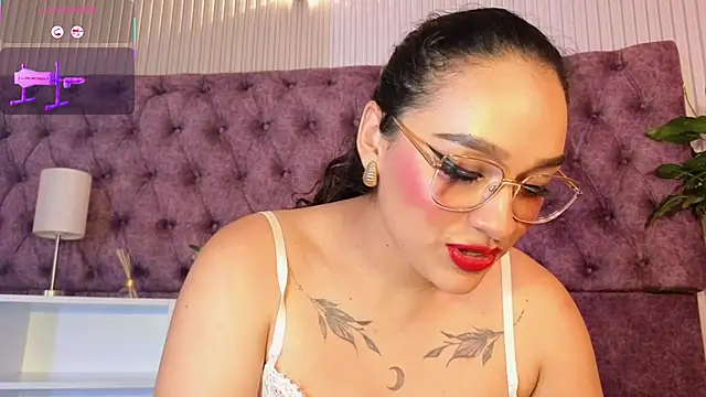 Czat XXX na żywo – EMILYY_FOXY