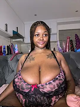 Yung-Missy's Live XXX Chat