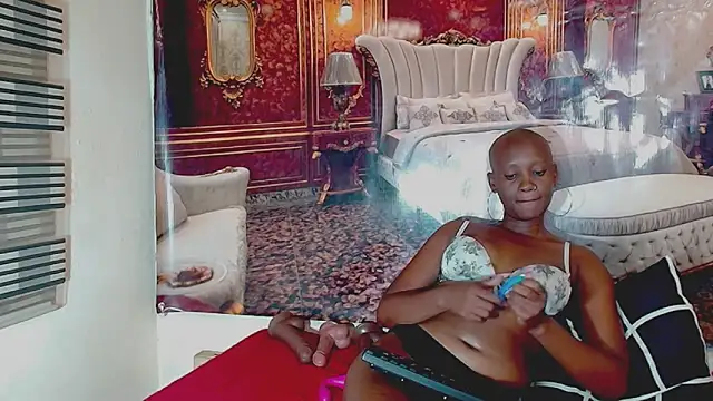 Pokazy przed kamerką – EbonyOlive69