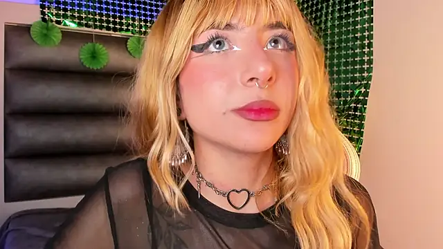 Chat XXX ao vivo de adhalee_js