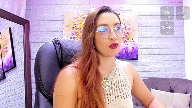 _LaraMom_'s Live XXX Chat