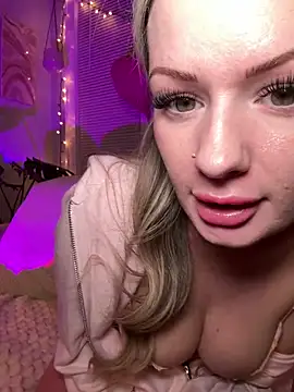 Chat XXX en directo de LoveShae_