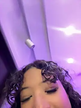 دردشة ChantalHans الجنسية المباشرة