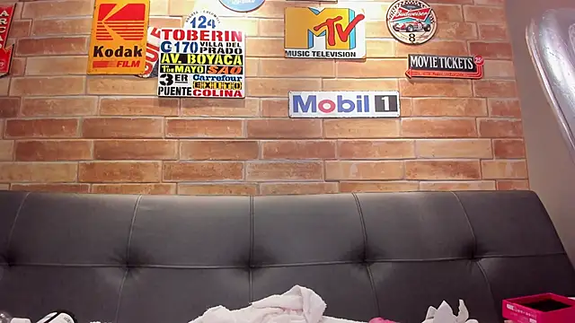 foxy_sharlotte's Live XXX Chat