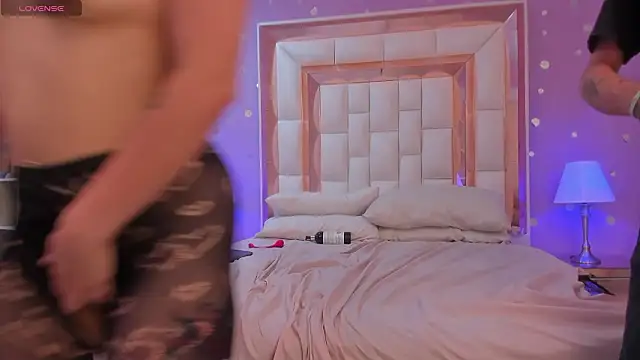 Goldentemptation_ Adlı Modelin Canlı XXX Sohbeti