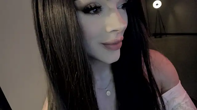 Show modela sweetest_bella na web-kameri